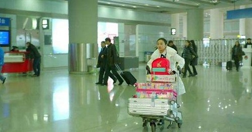 啟德，小別離